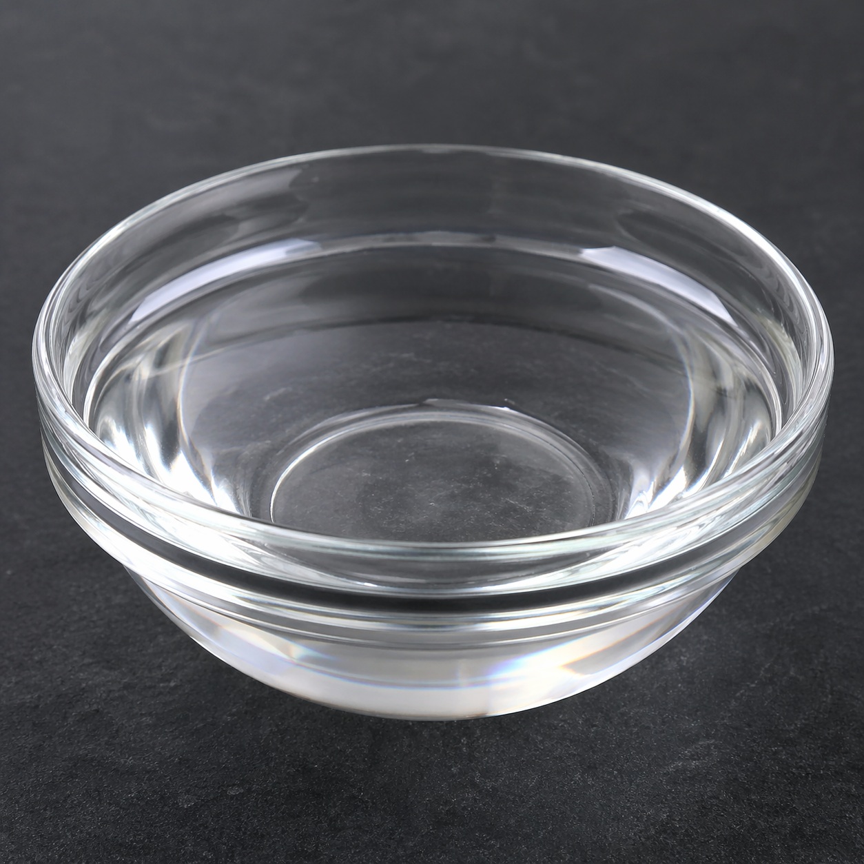 Cyclomethicone Cyclomethicone is a clear, lightweight, volatile silicone fluid used to provide smooth, silky feel and quick-drying properties in cosmetic formulations.