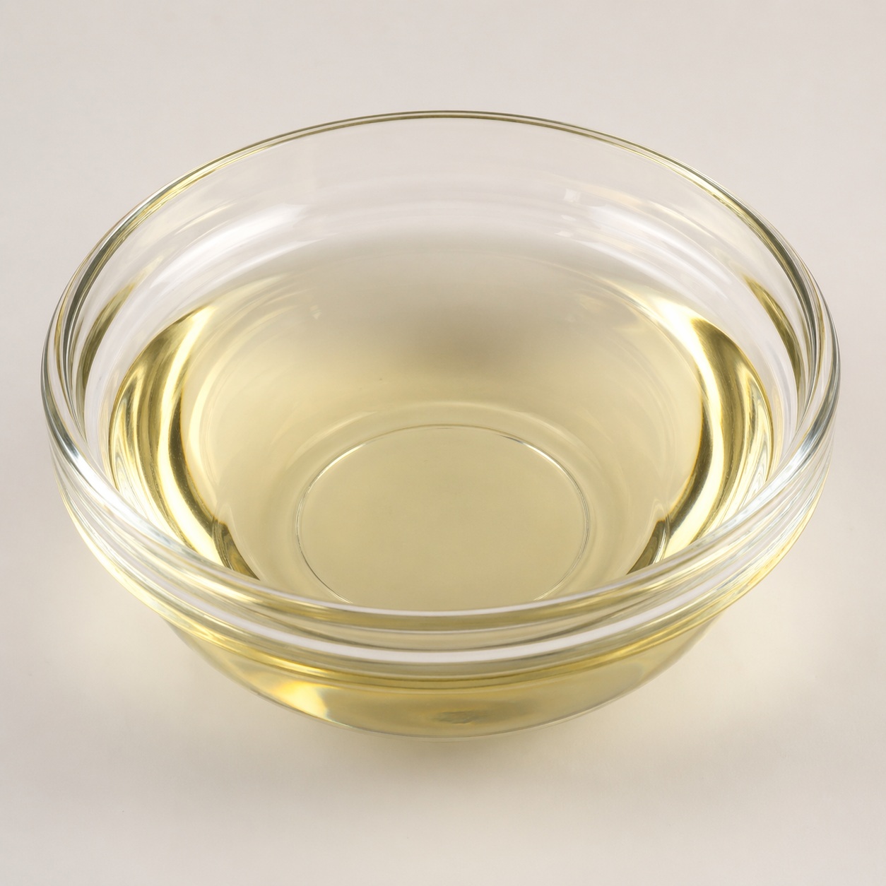 PTM Phenyl Trimethicone is a clear, glossy silicone fluid used to enhance shine, smoothness, and water resistance in cosmetic formulations.